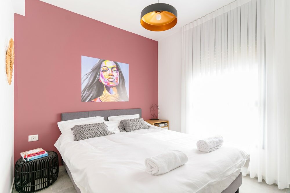 Фото Modern with Balcony Over Looking the Sea