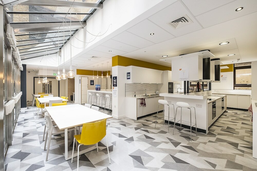 Фото Modern Rooms - London