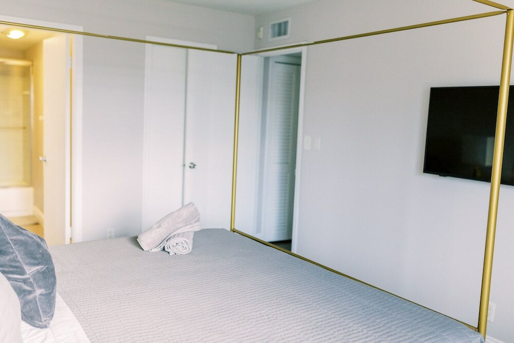 Фото Bayview Apartments by Lowkl