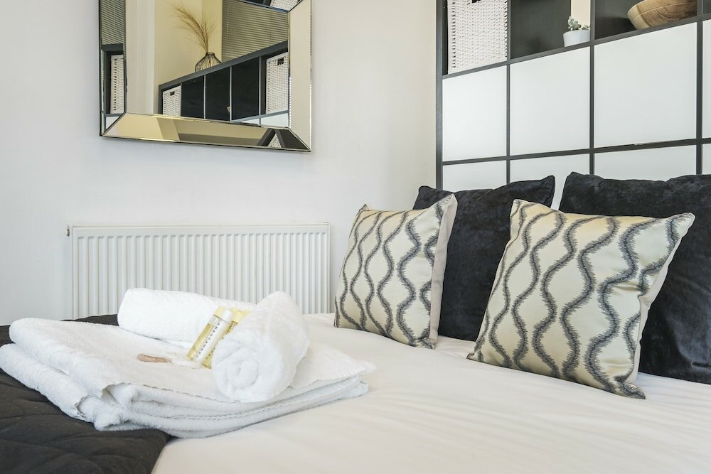 Фото My Serviced Space - Bridges Court Road