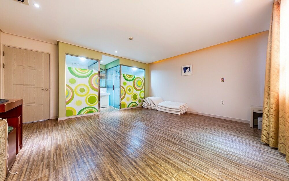 Фото Yeosu Hotel Provence