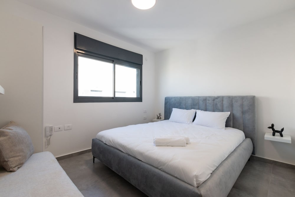 Фото Luxury Apt 3 Br New Tower Parking