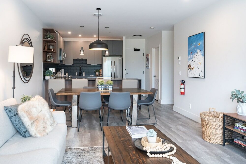 Фото Revylation by Revelstoke Vacations