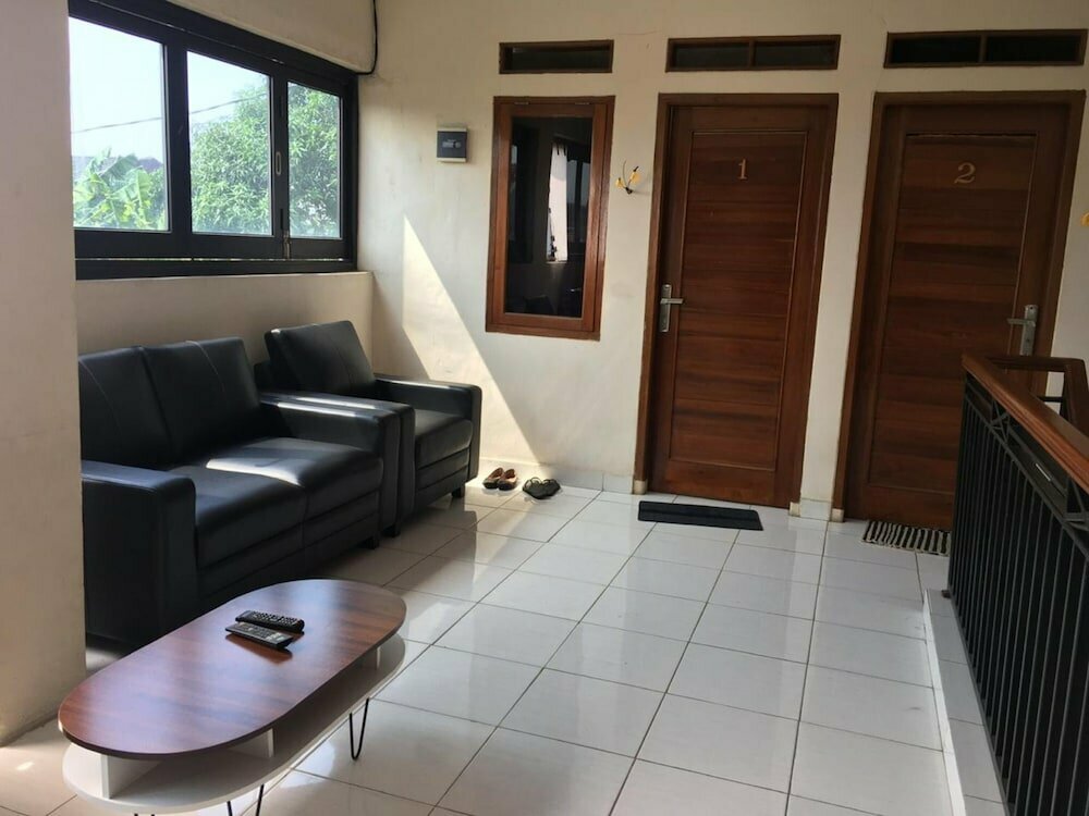 Hotel Vanila Kost Jatiwarna - Caters to Women, Bekasi, photo