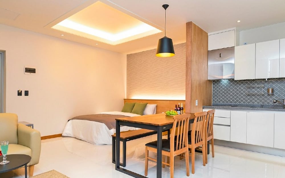 Фото Yeosu Marine Terrace Poolvilla