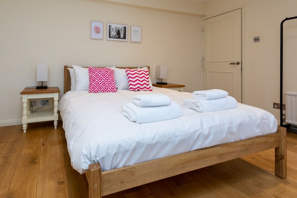 Фото Modern and Bright 3 Bedroom House in Paddington