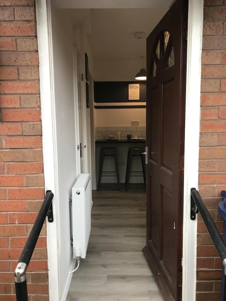 Фото Modern 3-bed House With Parking Bamber Bridge, Preston