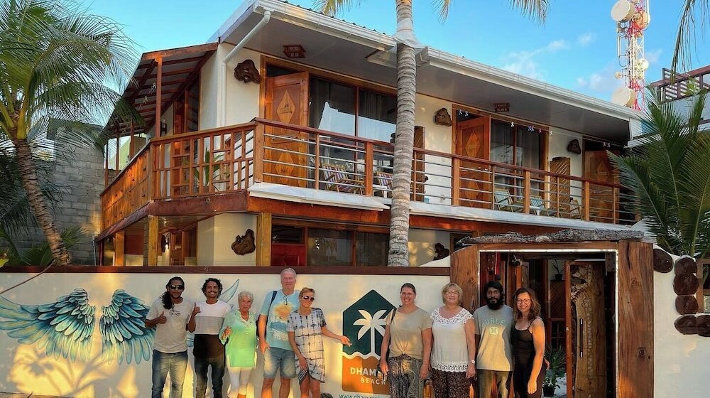 Фото Dhamana Beach