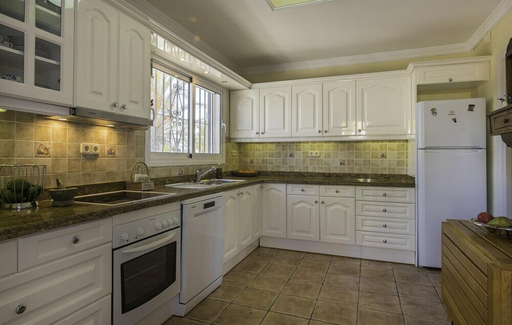 Фото Spacious Villa With Impressive Views