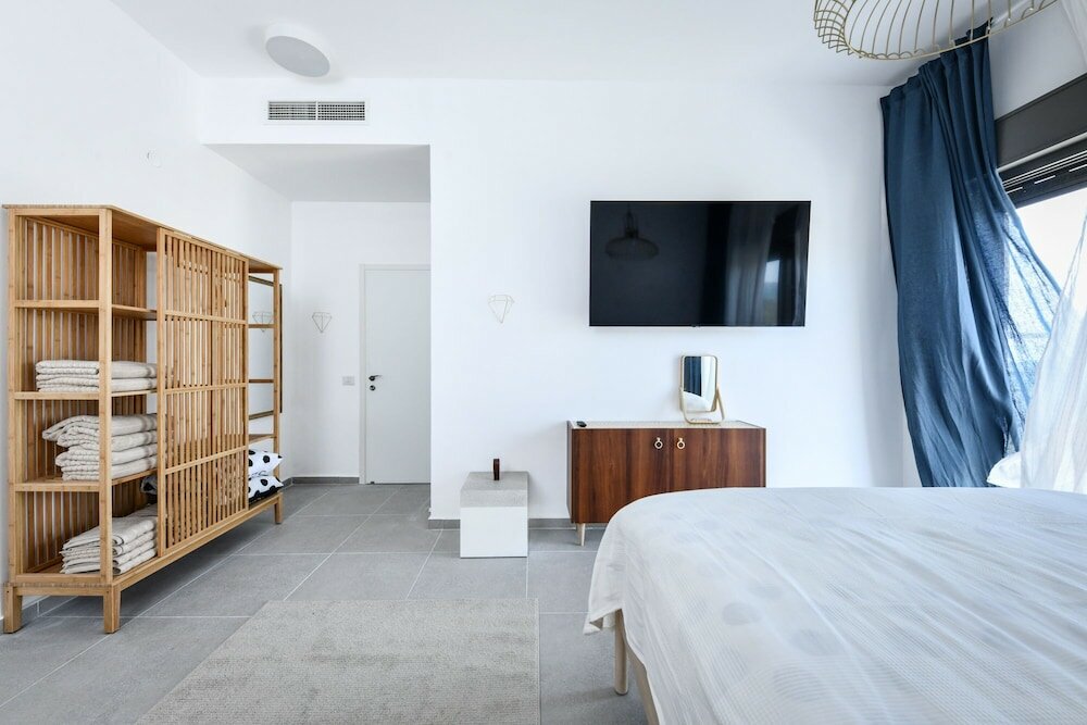 Фото High Class 6br Achziv apartment