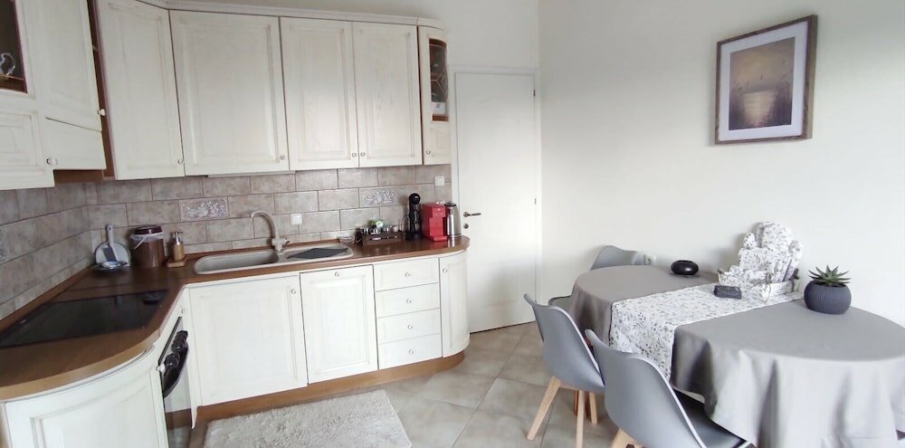 Фото Gorgeous 3 bedrooms Apartment in Pilio