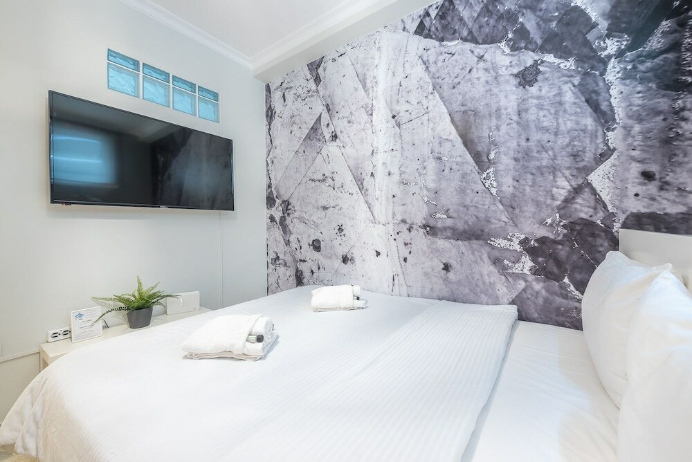 Фото Welcoming Koukaki Home by Cloudkeys