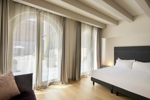 Гостиница Hotel Opera 35 в Турине