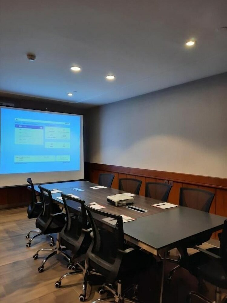 Фото Biz Hotel Apartments