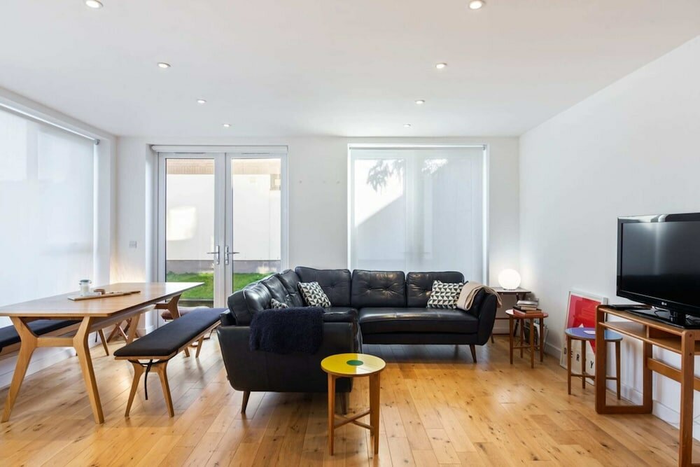 Фото Cosy 2 Bedroom House Near Greenwich