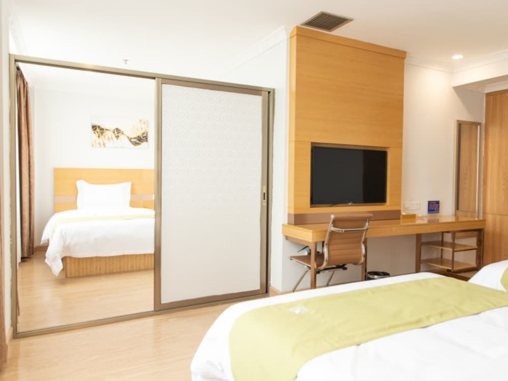 Фото GreenTree Alliance Foshan Nanhai Pingzhou Yuqi Street Hotel