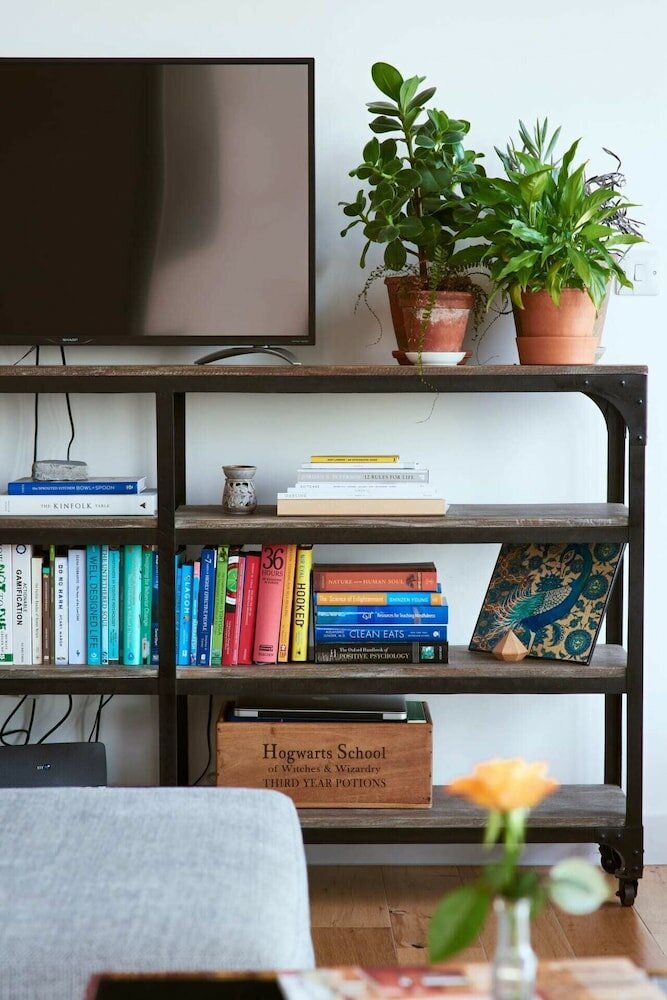 Фото Beautiful 1 Bedroom With Balcony Near Mile End