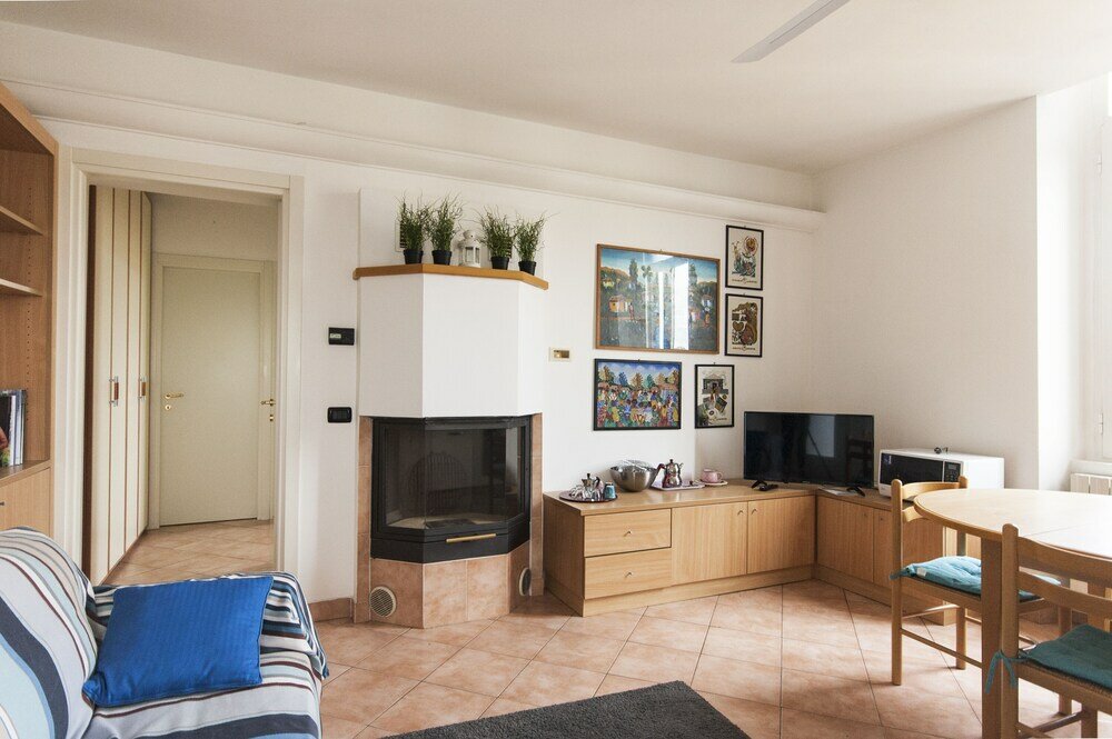 Фото Typical Apartment on River Naviglio Darsena