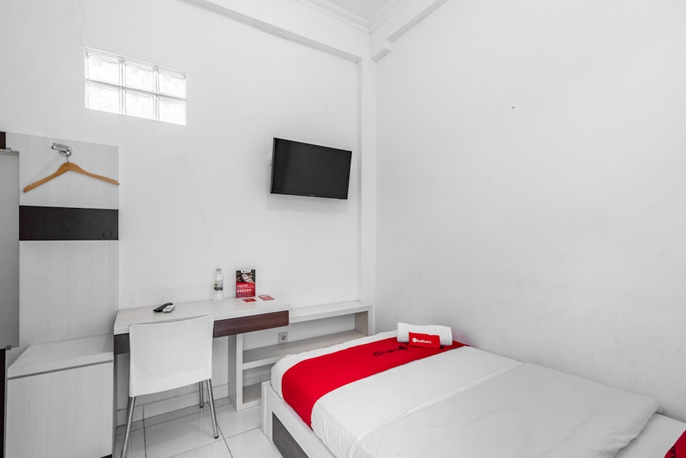 Фото RedDoorz Syariah @ Wisma Arya 2