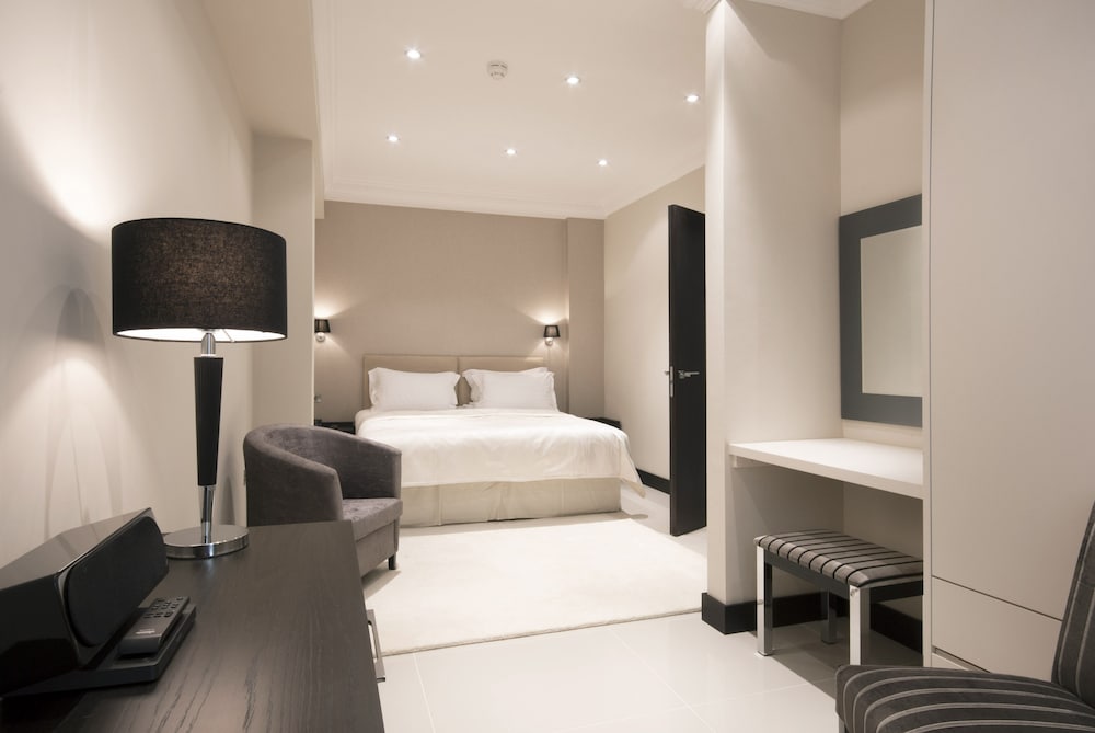 Фото 130 Queen's Gate Apartments