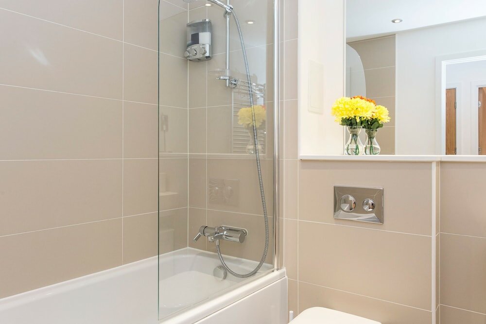 Фото Altido Lovely 1-bed Flat Near 02 Arena