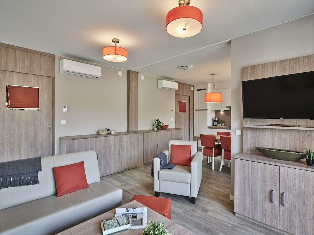 Фото Holiday Suites Limburg