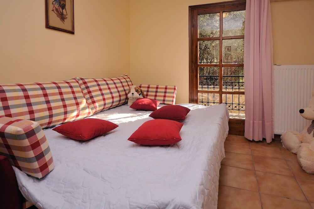 Фото Family Maisonette with Pool near Beach