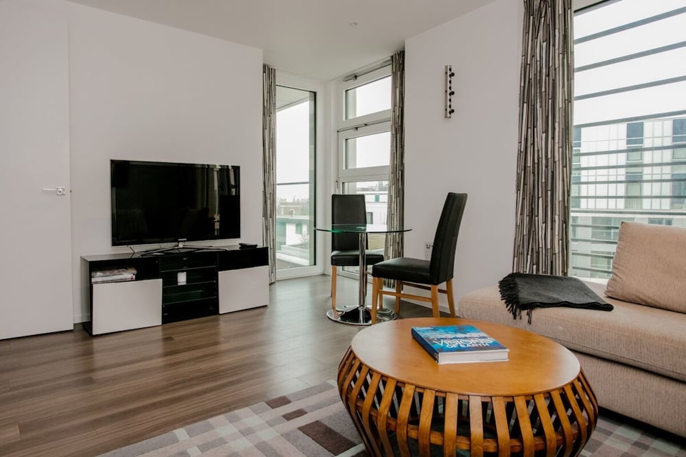 Фото Modern 1 Bedroom Flat in Wandsworth
