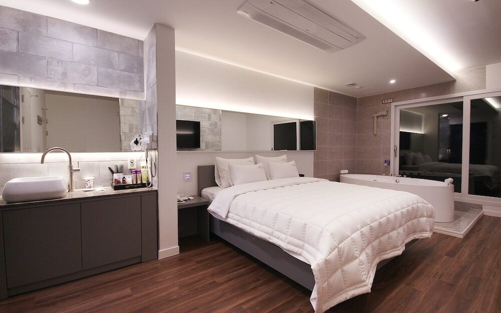 Фото Ulsan Jeongjadong White Swan