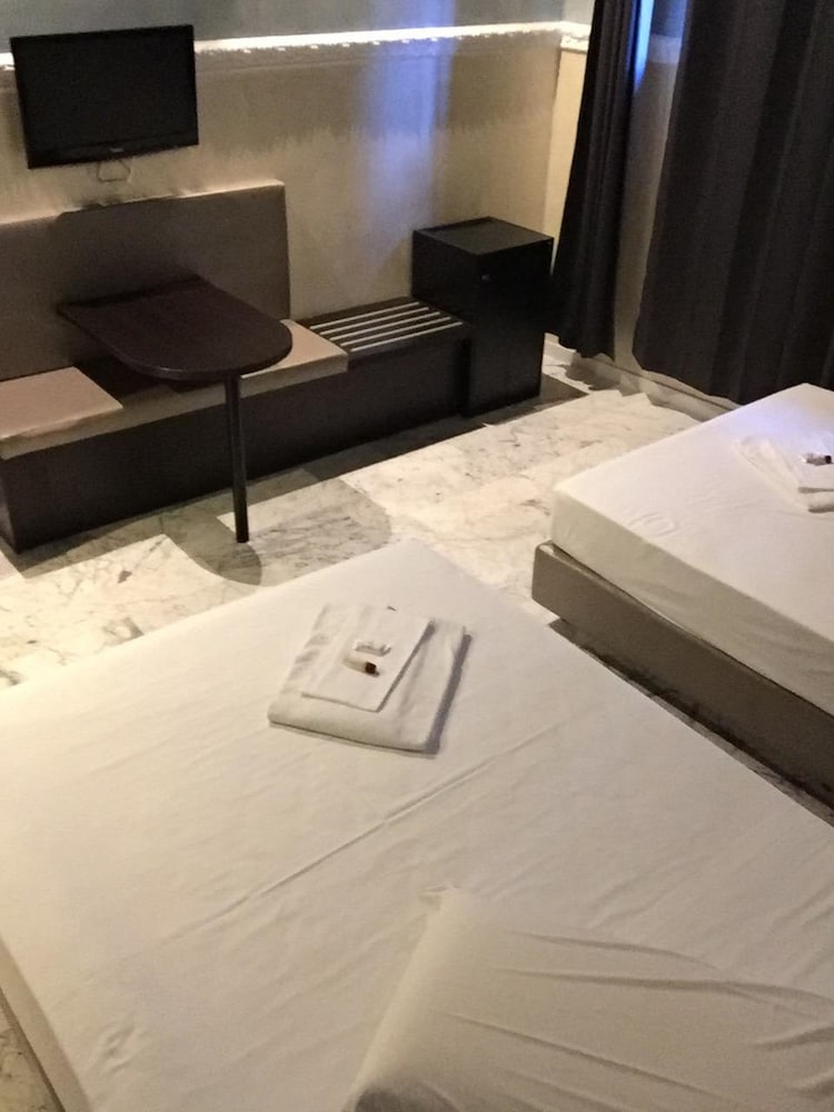 Фото New Generation Hostel Tirana Center