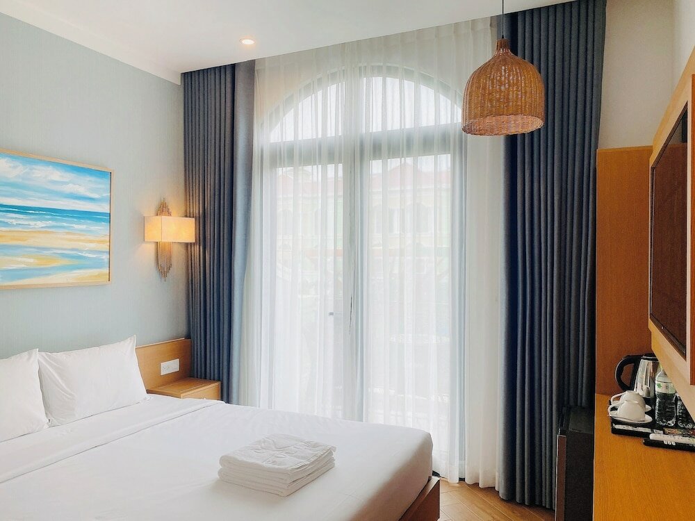 Фото Solea Hotel Grand World Phu Quoc