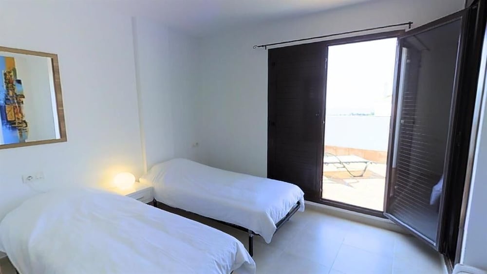 Фото Beautiful Penthouse Near Beach