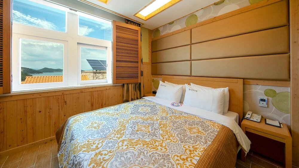 Фото Yeosu King Pension Tel