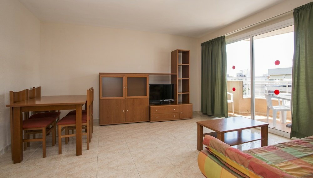 Фото Apartamentos California