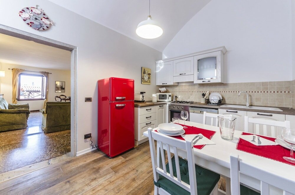 Фото Maurizio House