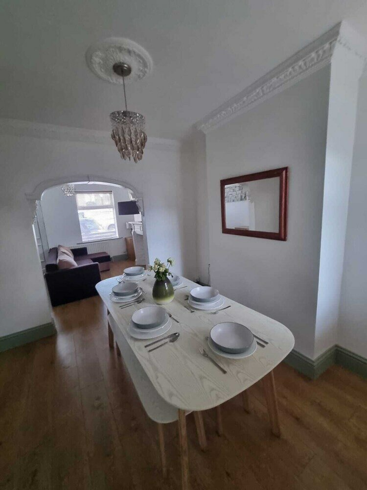 Фото Stylishly Designed House Dartford