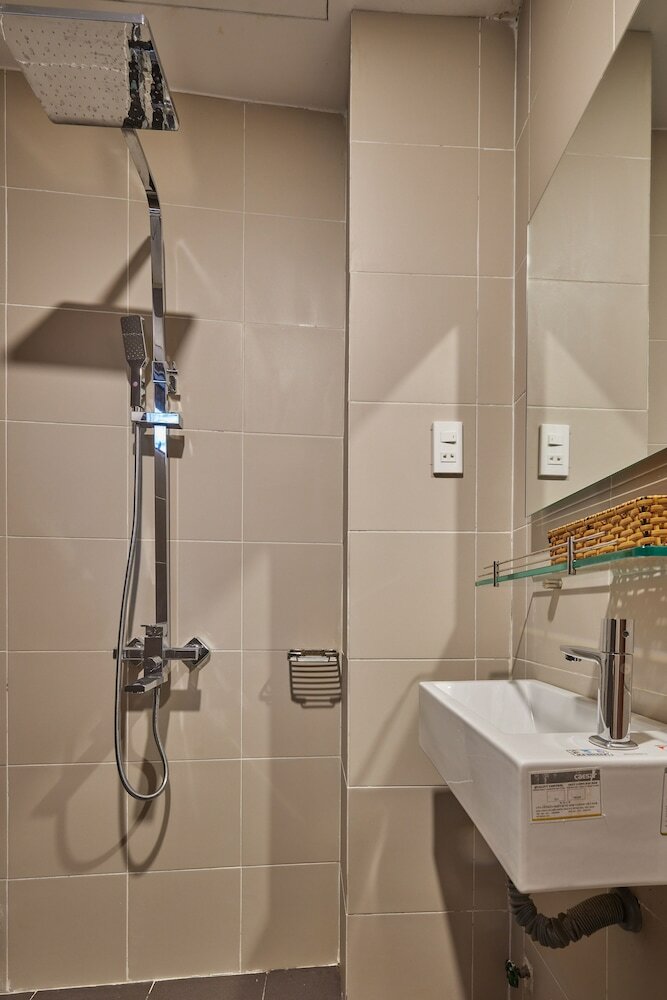 Фото The Garden Capsule Hotel