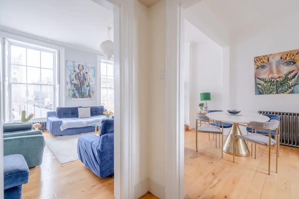 Фото Beautiful and Central 3 Bedroom Retreat in Angel