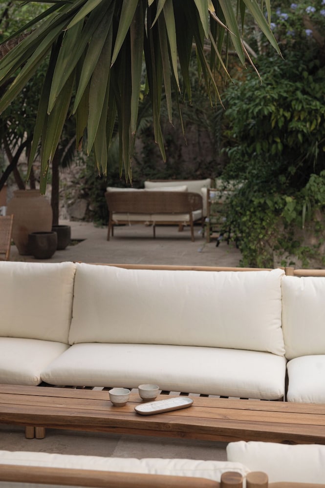 Фото The Sanctuary Urban Retreat