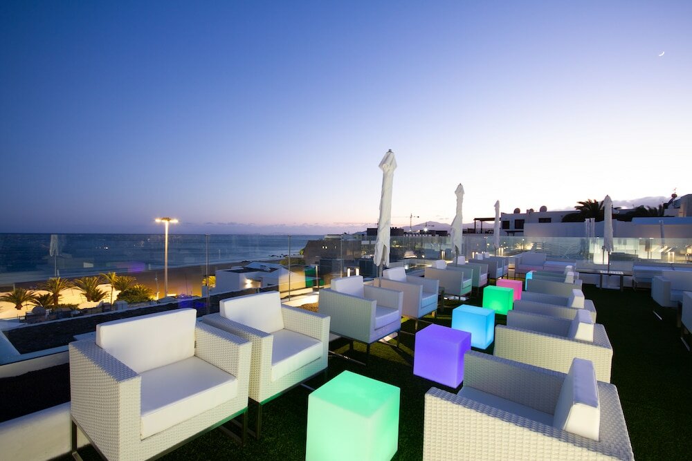 Фото R2 Bahía Kontiki Beach Apartments