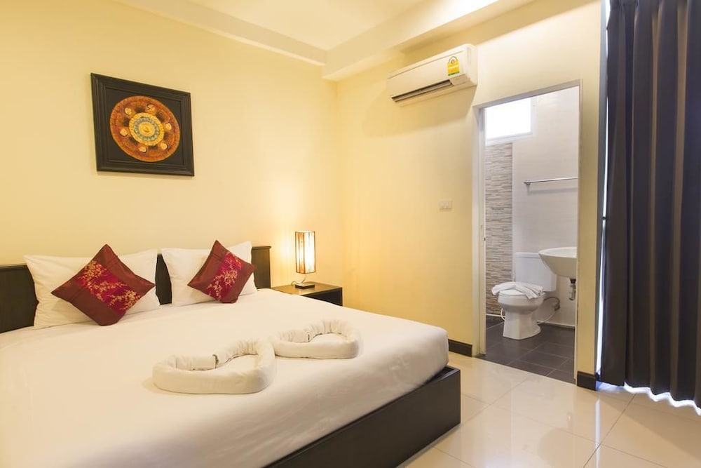 Фото The Elegant Patong