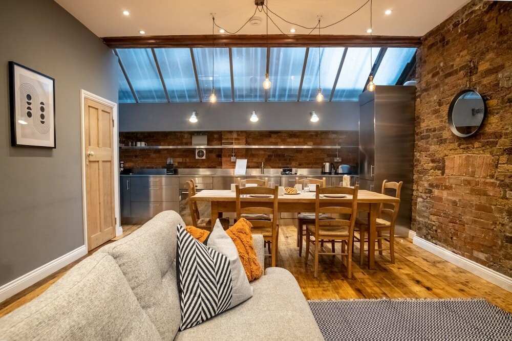 Фото 2 Bedroom Apt Bethnal Green Yard View