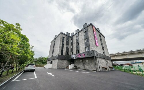 Гостиница Hwaseong Neukkim в Хвасоне