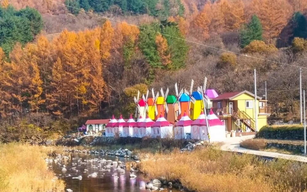 Фото Geochang Windmill Village Pension