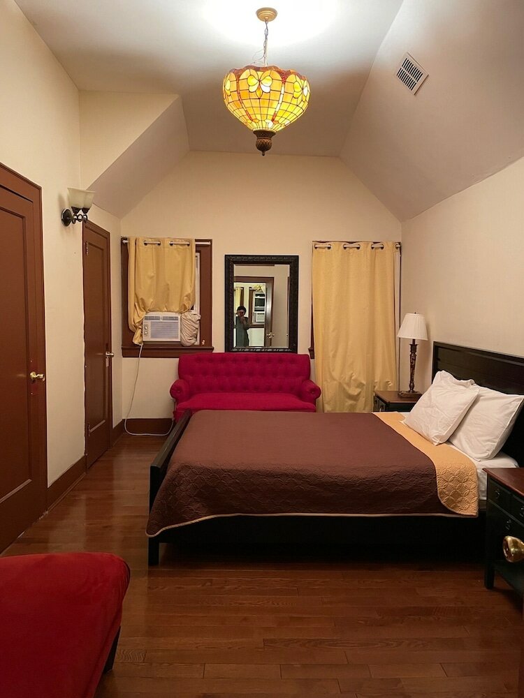 Фото Newark Hansbury Multi Level House