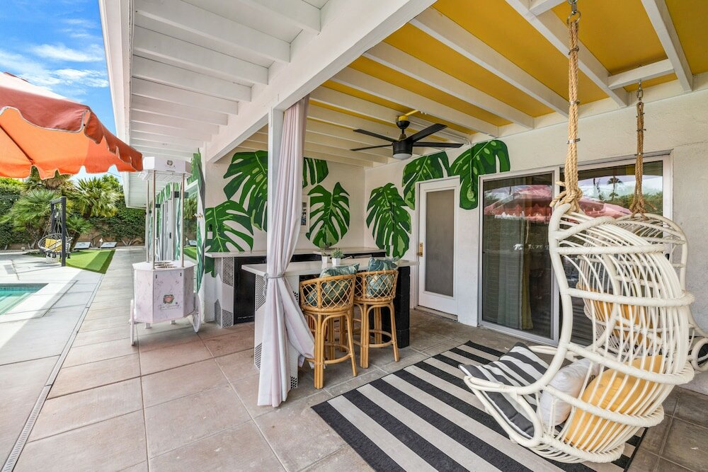 Фото The Blush & Beverly