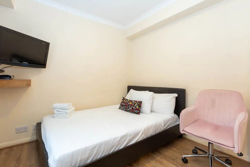 Фото Cozy Central Studio Apartment in Chelsea