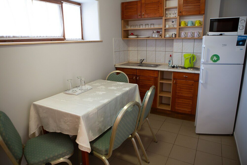 Фото Hunyadi Panzió- Apartmanház