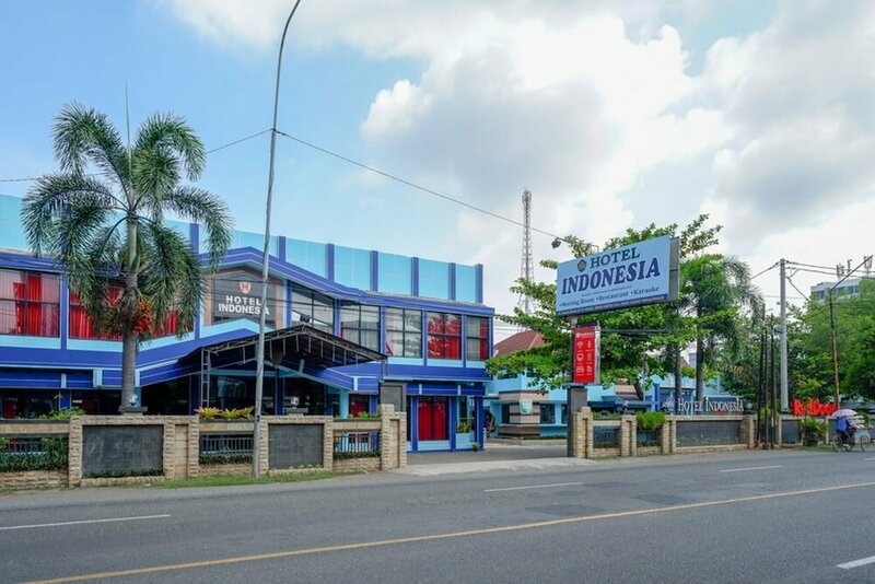 Гостиница RedDoorz Plus Syariah near Stasiun Pekalongan 2 в Пекалонгане