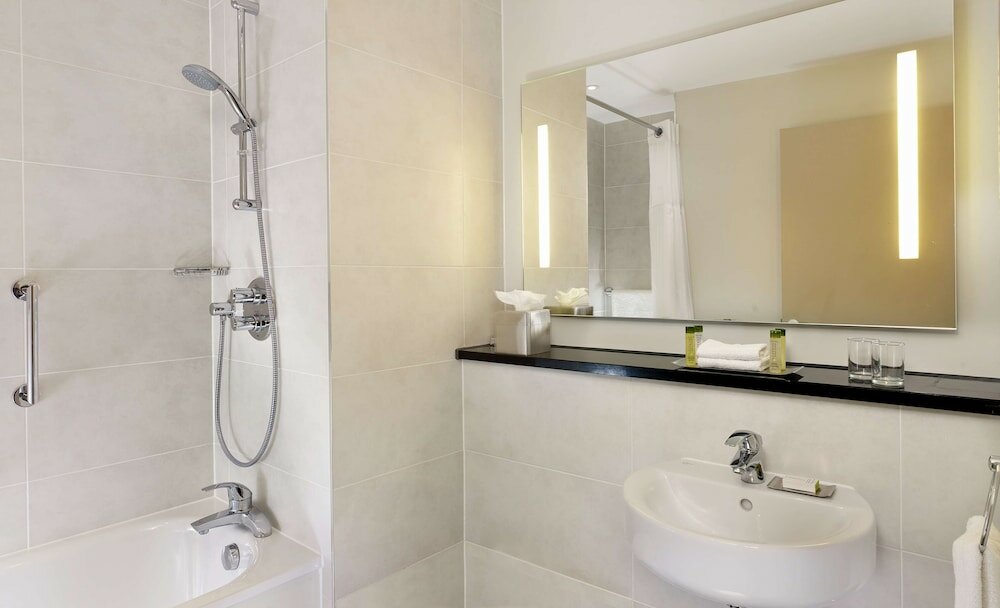 Фото DoubleTree by Hilton London Angel Kings Cross